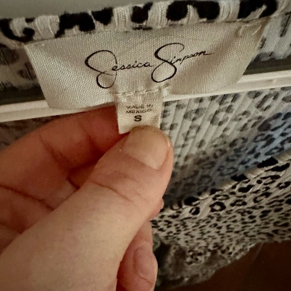 Jessica Simpson V Neck Animal Print Dress - Picture 2 of 3